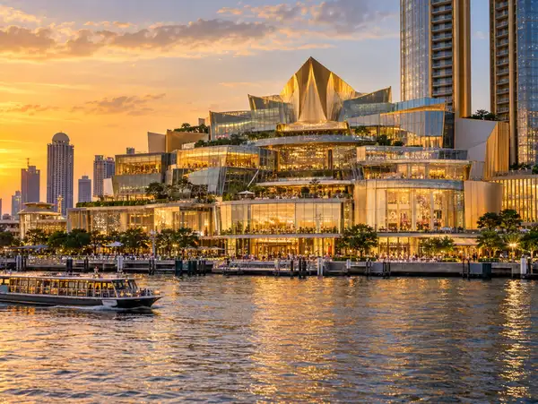 Riverside mall on the Chao Phraya at dusk