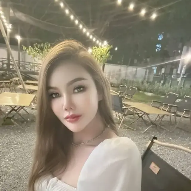 Aya, therapist for outcall massage in Ari Bangkok