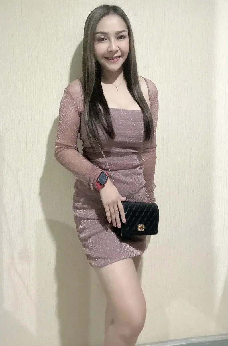 BB performing Thai massage photo 6 in Bangkok hotel