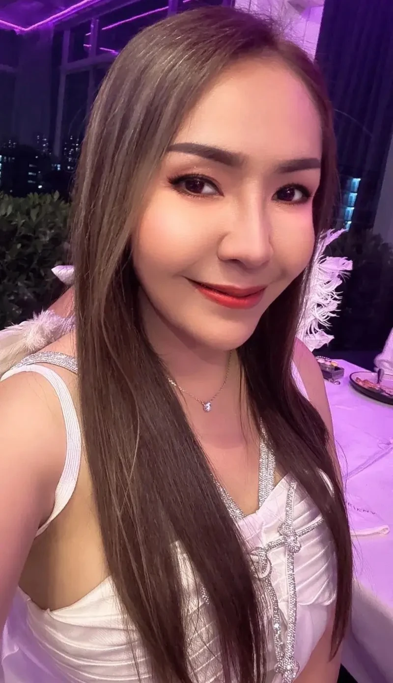 BB performing Thai massage photo 7 in Bangkok hotel